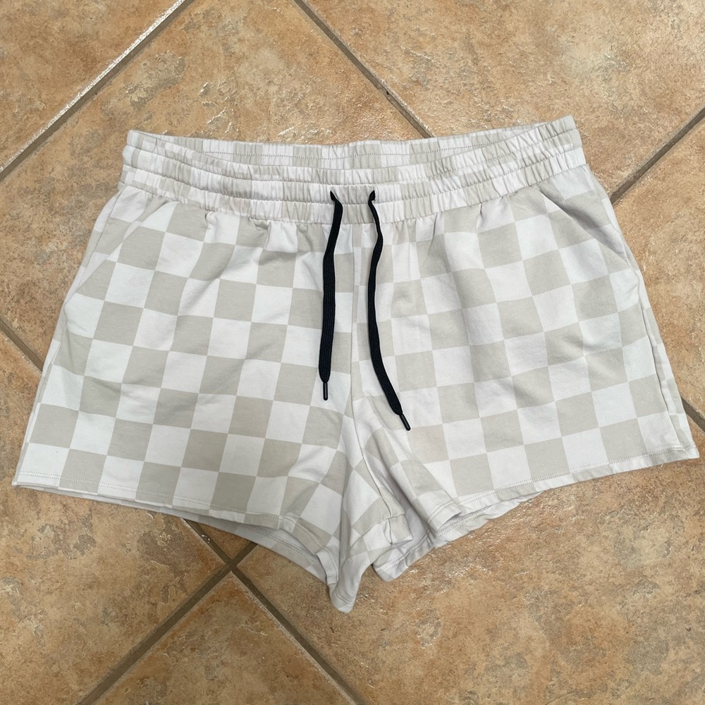 Torrid Beige and White Checkered Shorts